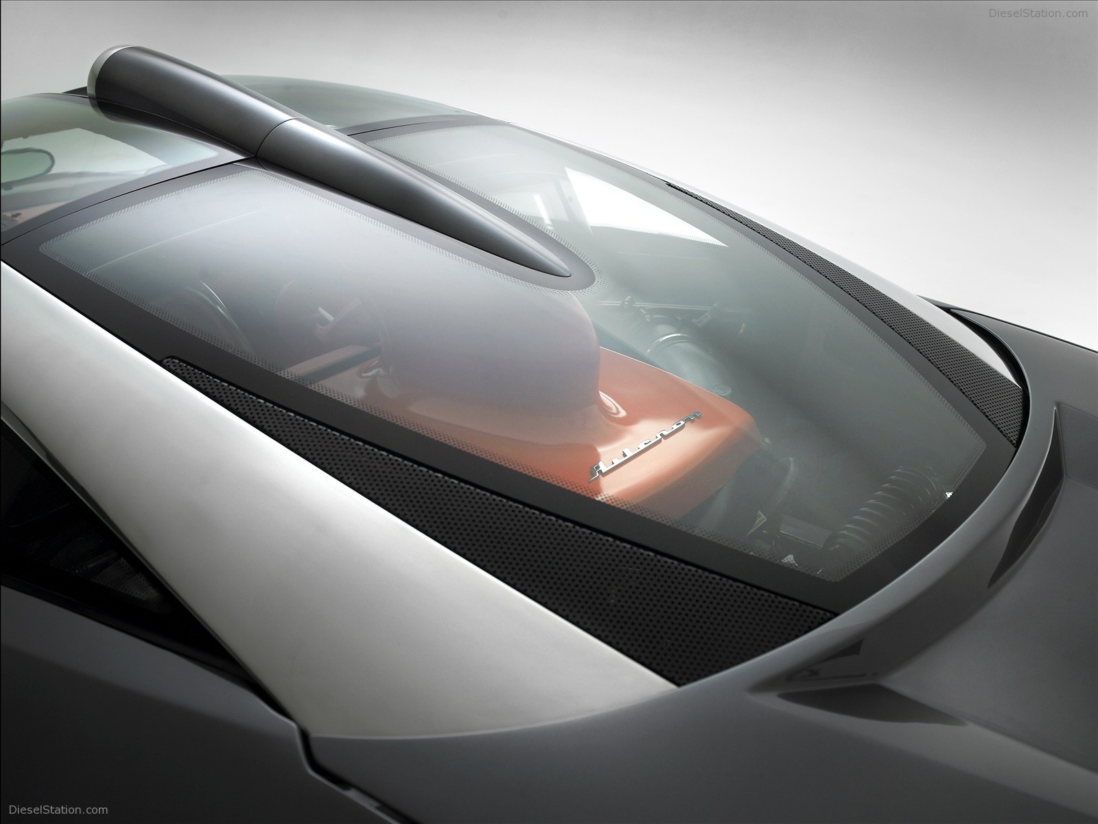 Spyker C8 Aileron